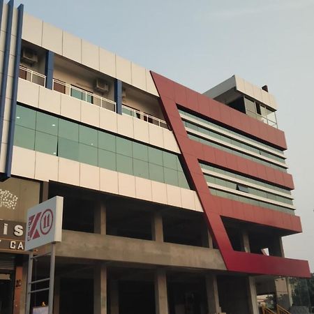 Hotel K11 Haldwāni Exterior foto